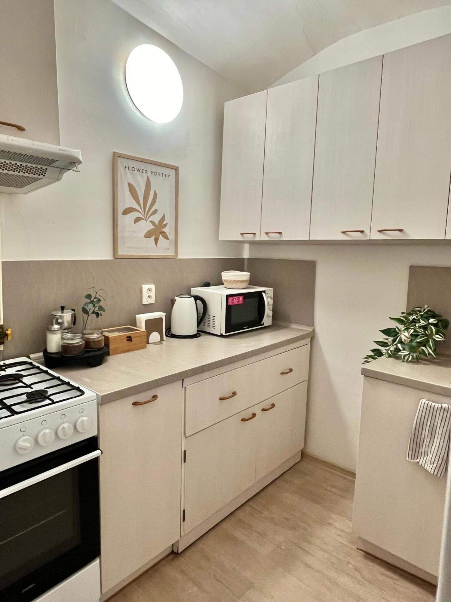Apartment Lea - Old Town Братислава Экстерьер фото